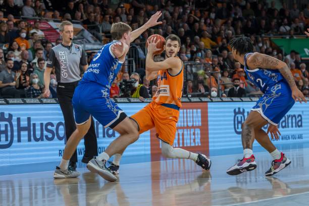 但整体配合 但整体配合